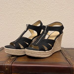 Michael Kors GUC Berkley Canvas Wedge size 8 black